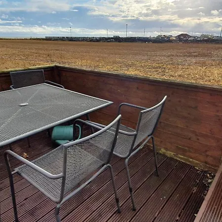 Detached Seaview Chalet In Bridlington Exterior photo