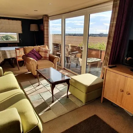 Detached Seaview Chalet In Bridlington Exterior photo